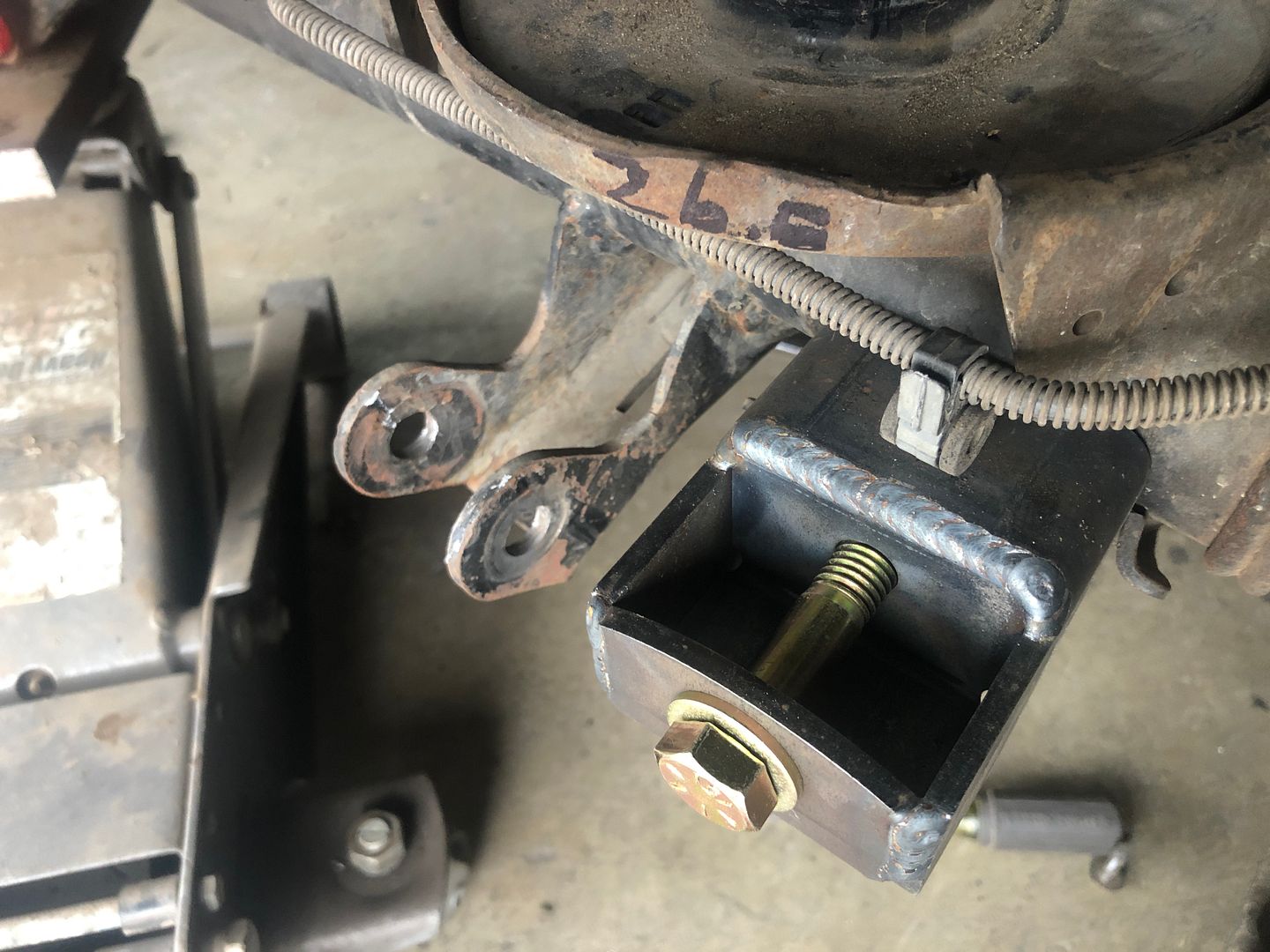 TJ rear shock outboard